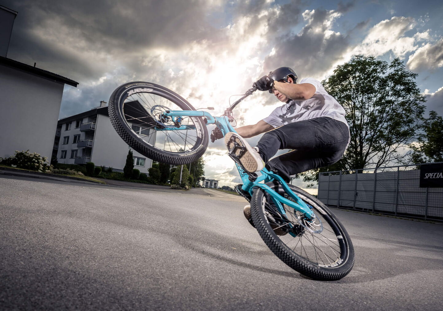 Action-Fotoshooting in Rain Luzern mit Trialbiker Lian Jenny