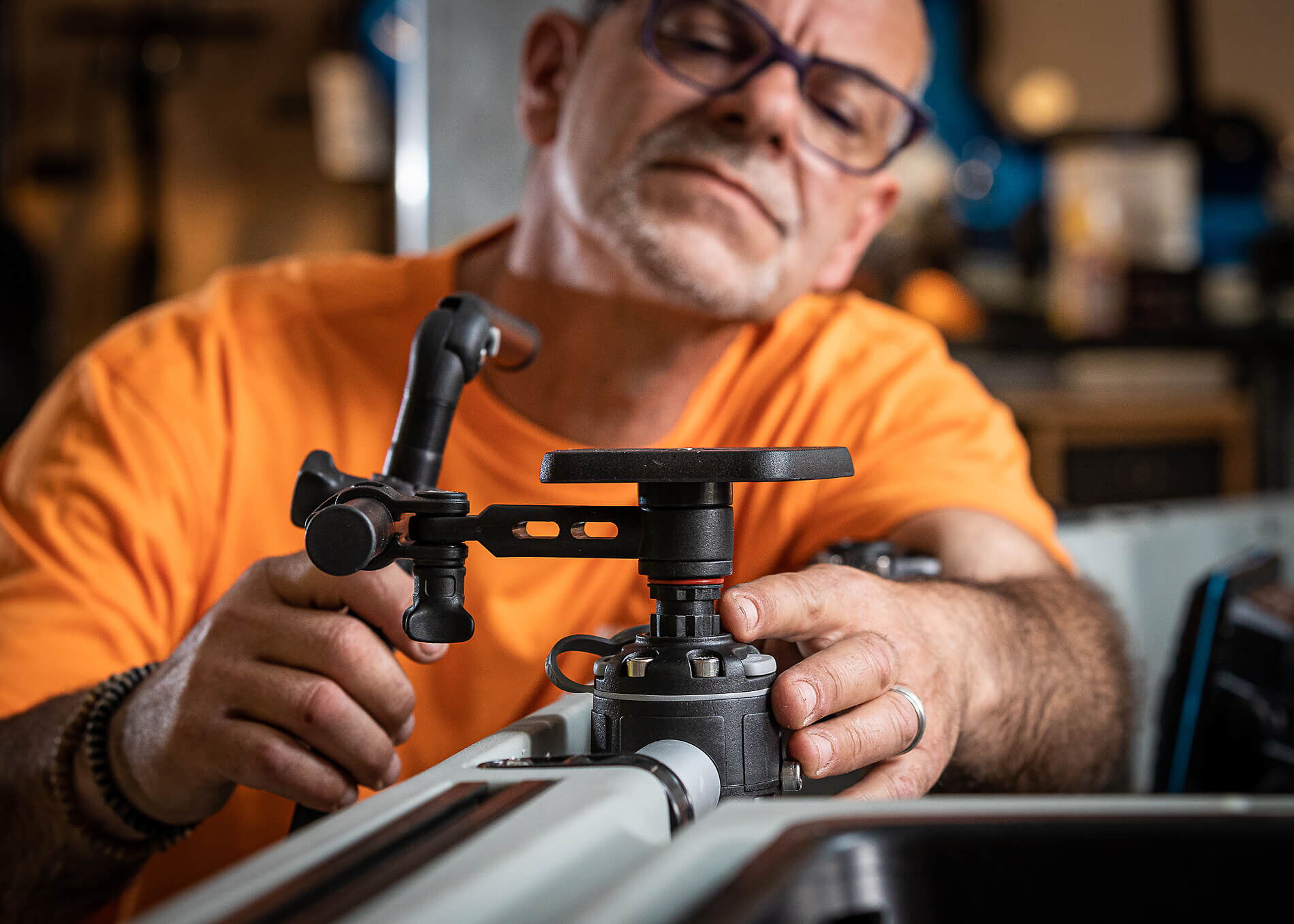 Werbefotografie: Kajak-Service und Installation von Zubehör