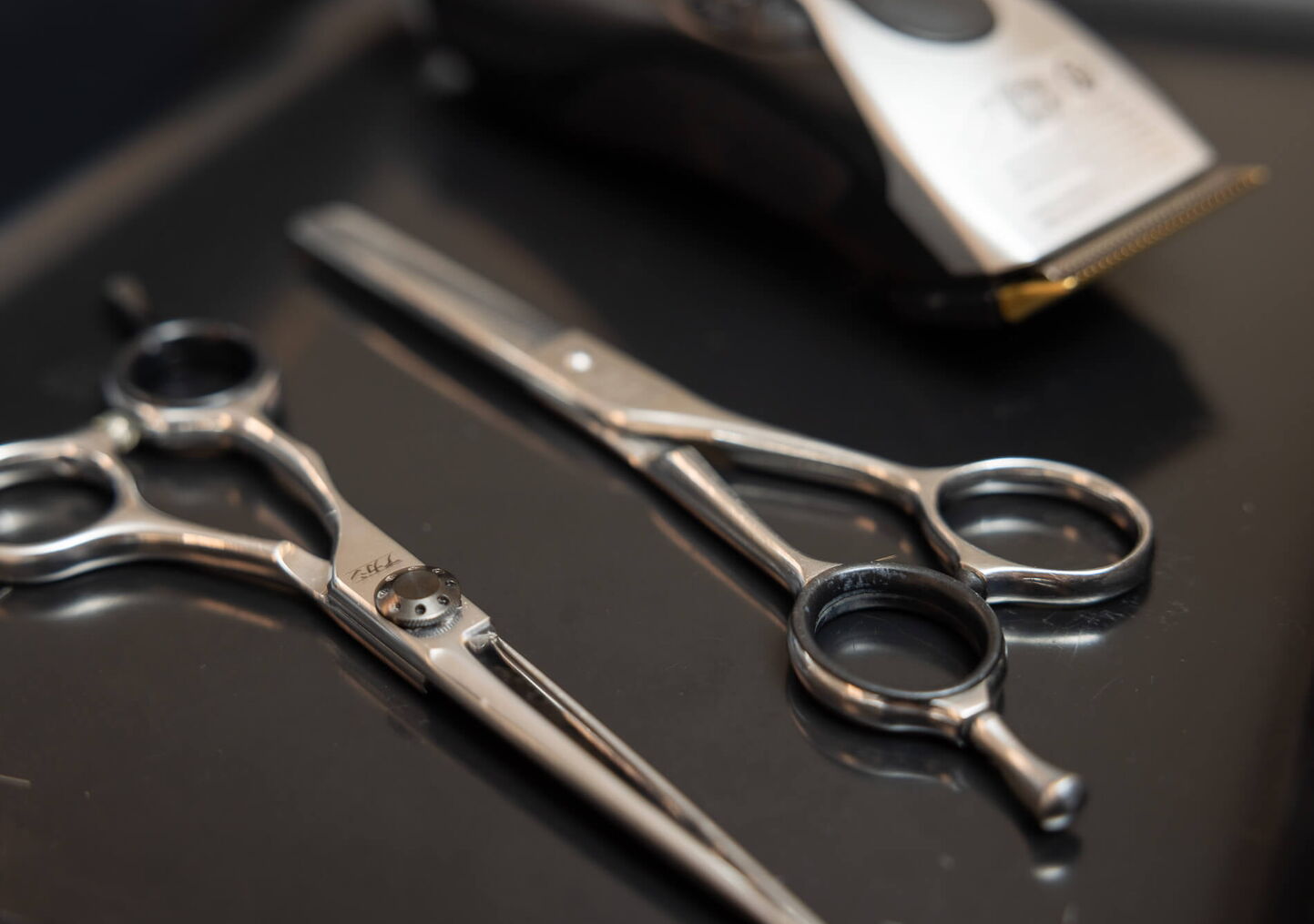 Imagefotografien Luzern: Scheren und Rasierer für Coiffeursalon