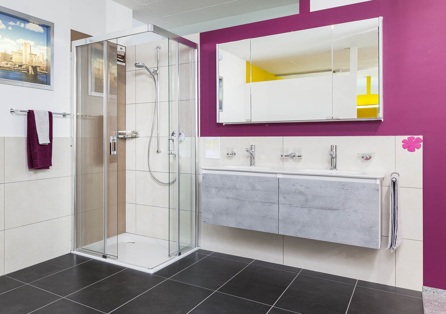 Fotograf Luzern für professionelle Ausstellungsfotografien von Badmöbeln