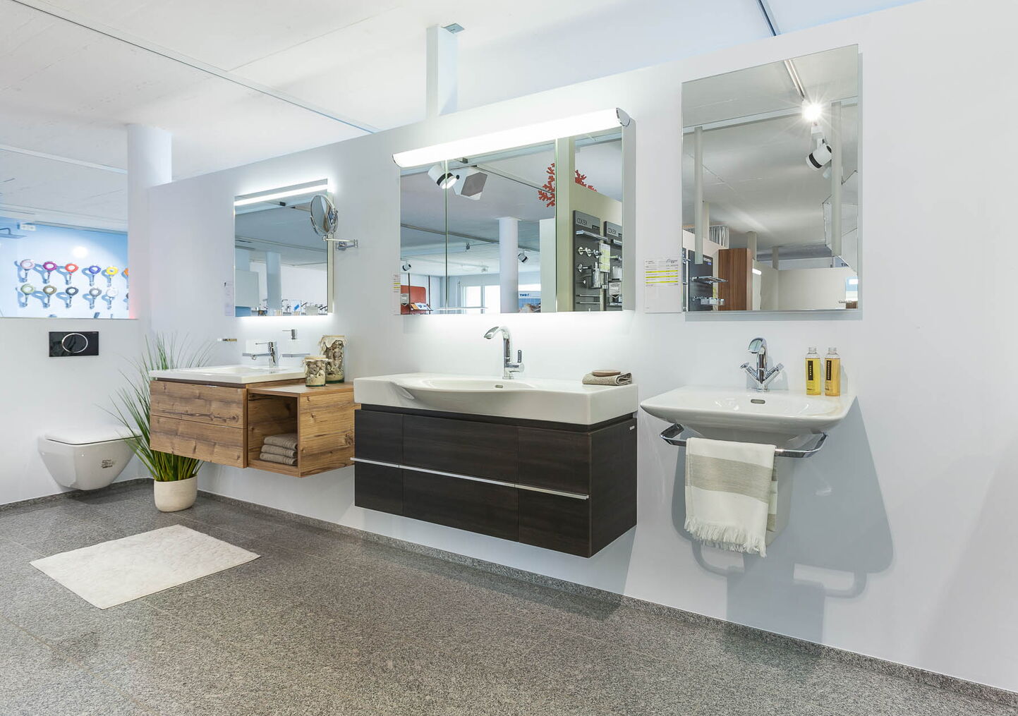 Fotograf Luzern: Raumfotografie für Badmöbelausstellung