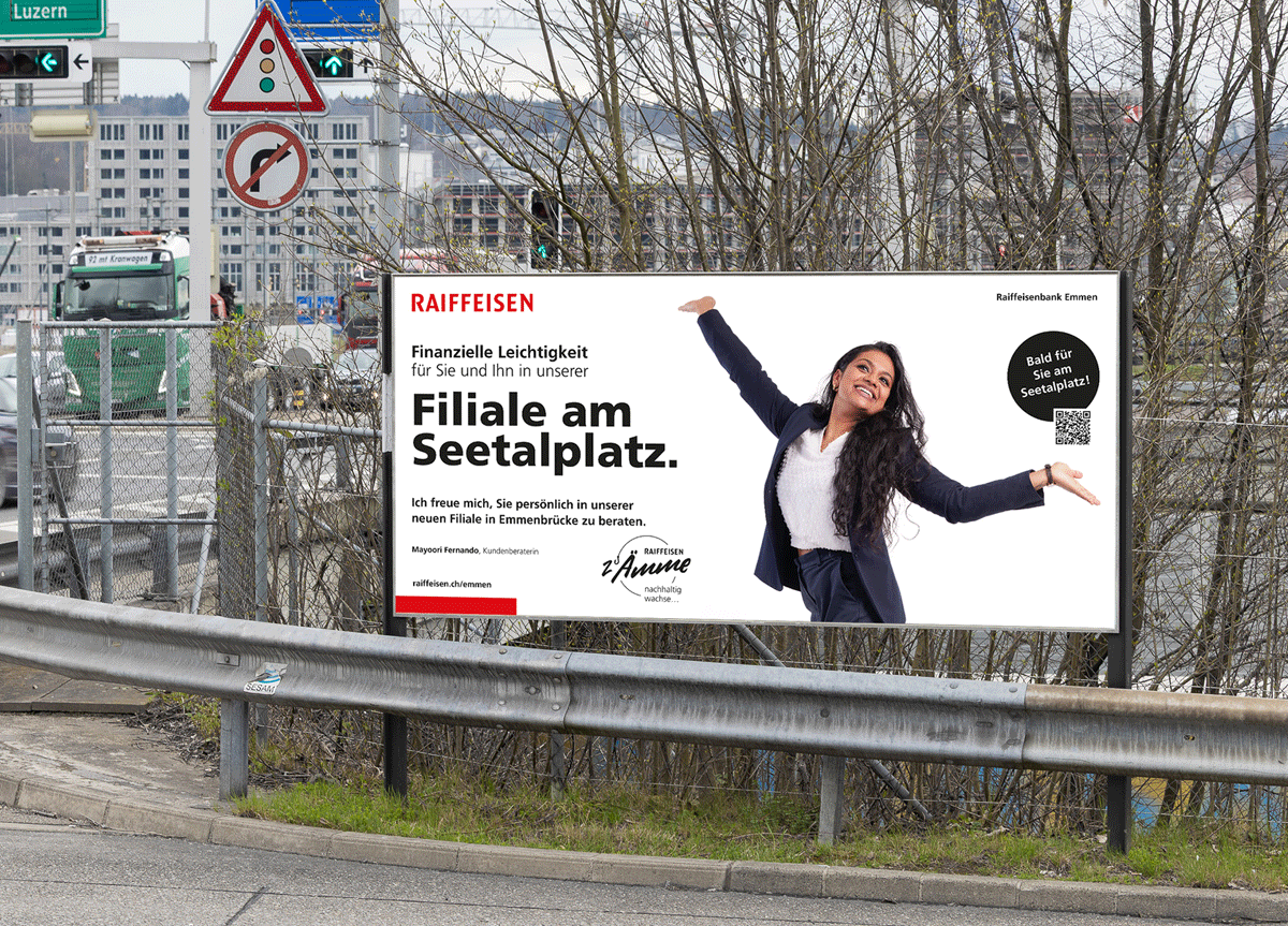 Plakate von Personen im Anzug auf weissem Hintergrund